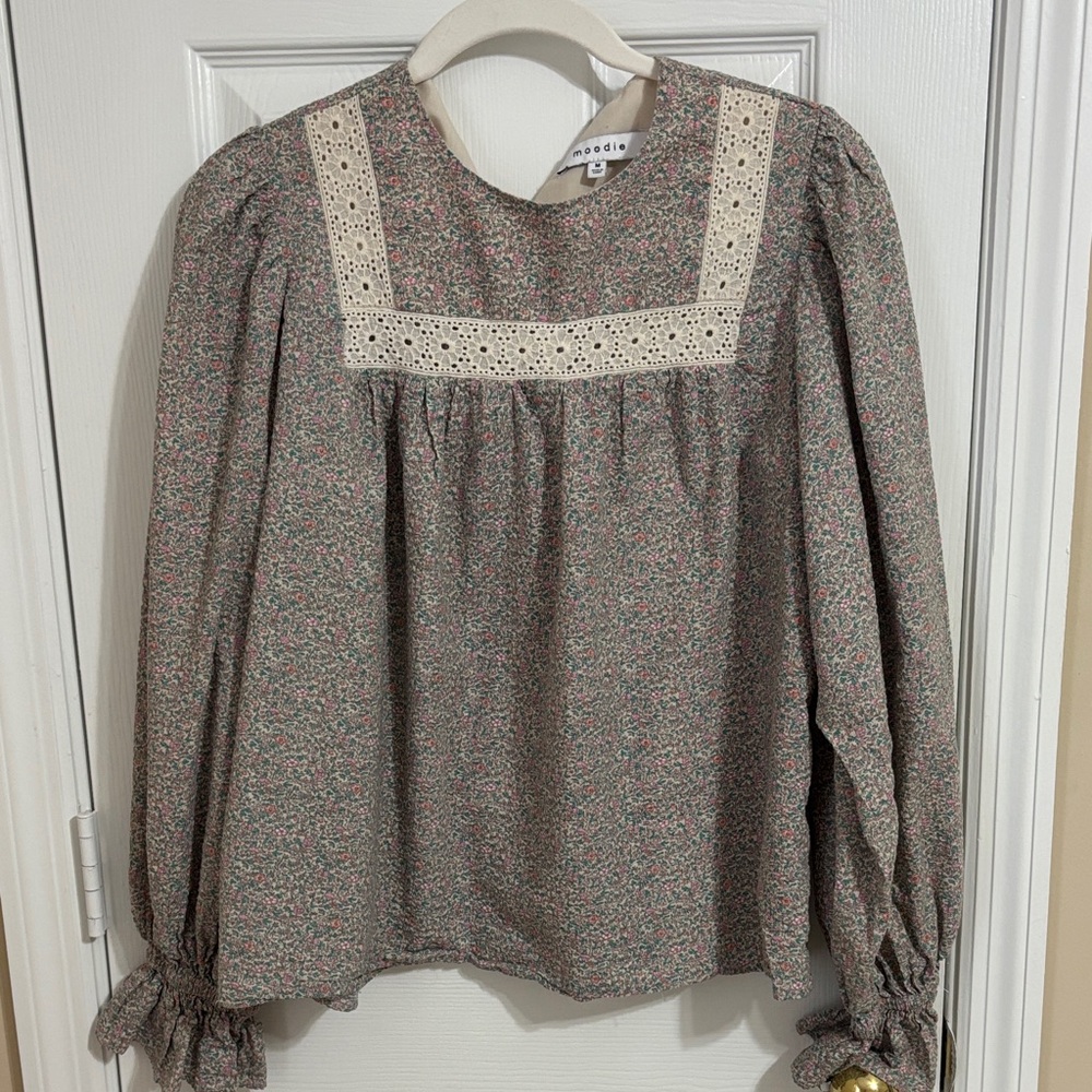 Red Dress Boutique Floral Lace Yoke Long Sleeve Top - Pink & Green